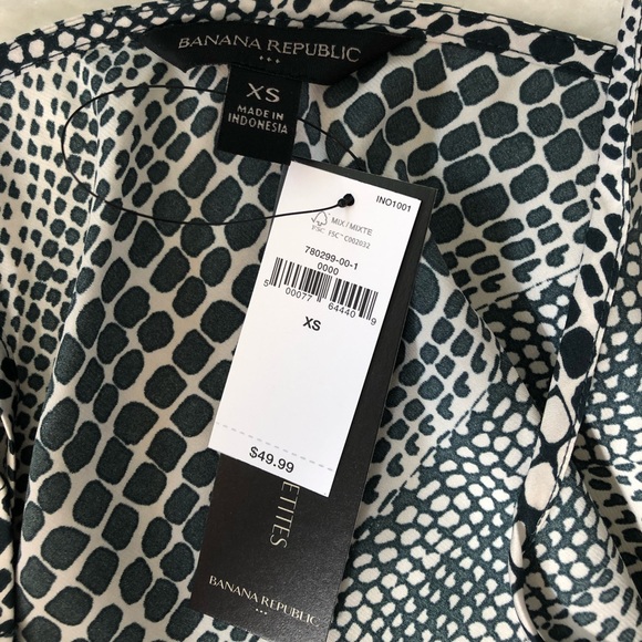 Banana Republic | Silky Cowl Camisole - Picture 3 of 8